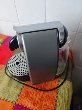 Cafetera Nespresso Krups Gris