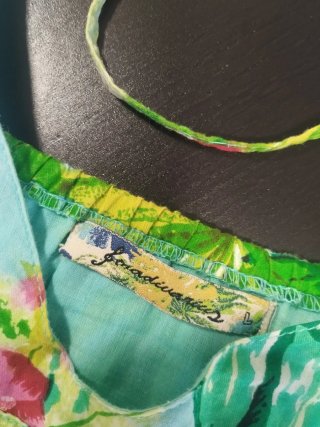 Camiseta tirantes estampado tropical