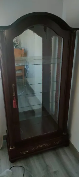Mueble expositor madera y cristal