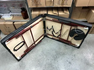 Camilla plegable con funda y ruedas