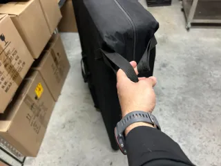 Camilla plegable con funda y ruedas