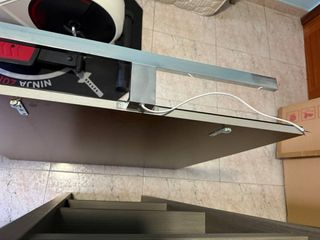 Espejo de baño con aplique plateado