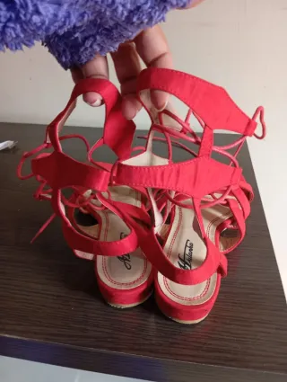 Sandalias Rojas con Cordones