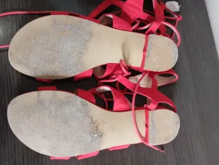 Sandalias Rojas con Cordones