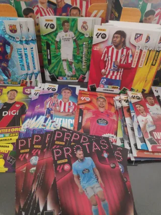 147 Cromos Adrenalyn Entrenadores y Fichajes