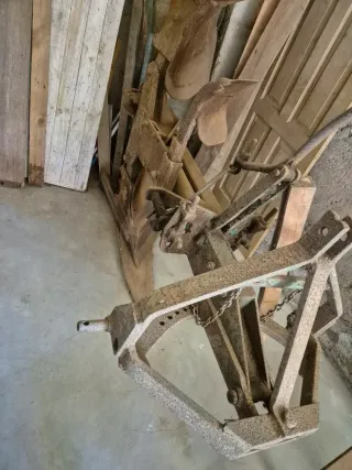 Arado y Aparatos agricolas usados