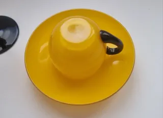 Juego 2 tacitas café antiguas y copas.