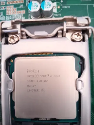 Placa base HP con procesador i3