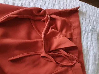 Pantalón ancho tipo falda color teja