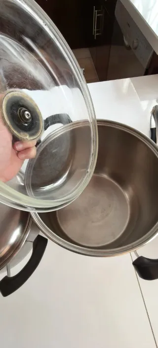 Potas de Aluminio con Tapa