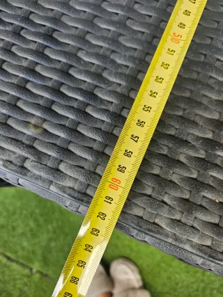 Conjunto Mesa ratán y cristal exterior.