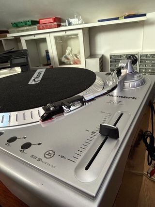 Tocadiscos Numark TTI USB Plata