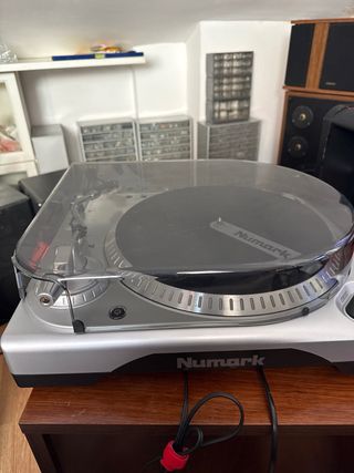 Tocadiscos Numark TTI USB Plata