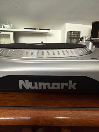 Tocadiscos Numark TTI USB Plata