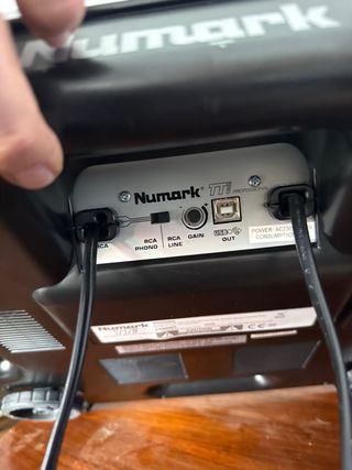 Tocadiscos Numark TTI USB Plata