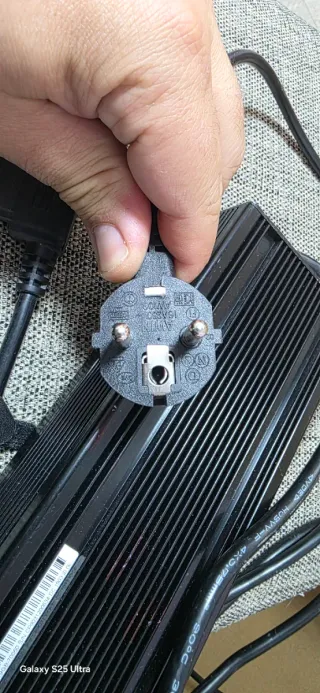 Cargador Niu 60V 4A Scooter Eléctrico