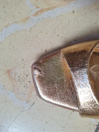 Tacones Zara Dorados