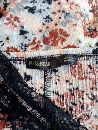 Vestido largo floral con encaje