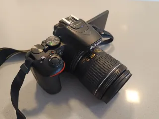 Cámara Nikon D5600 + accesorios