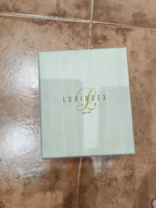 Agenda monedero de piel negra con cremallera