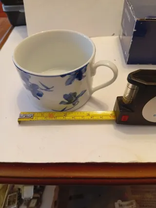 Tazza Vista Alegre floreale blu e bianco