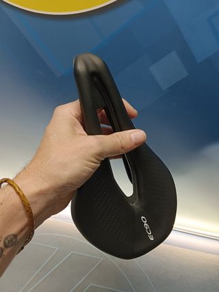 Ciclismo: Sillín de bicicleta modelo EC90.