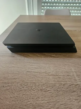 Consola PS4 Slim Negra