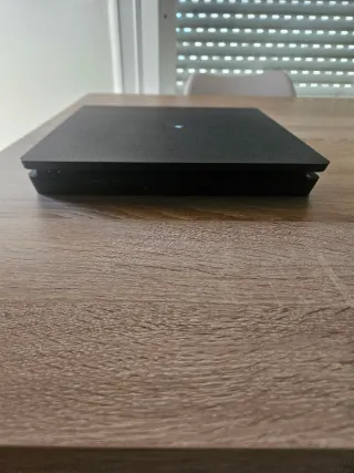 Consola PS4 Slim Negra