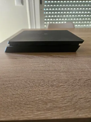 Consola PS4 Slim Negra