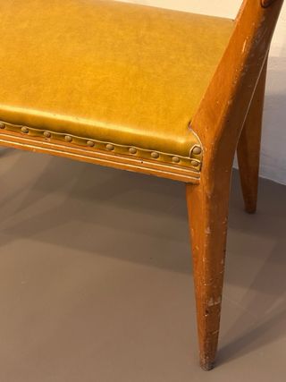 Butaca vintage madera y polipiel