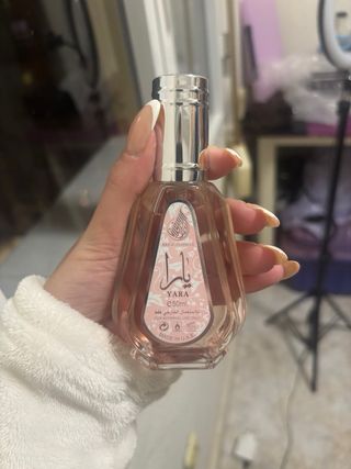 Lote 4 perfumes Yara