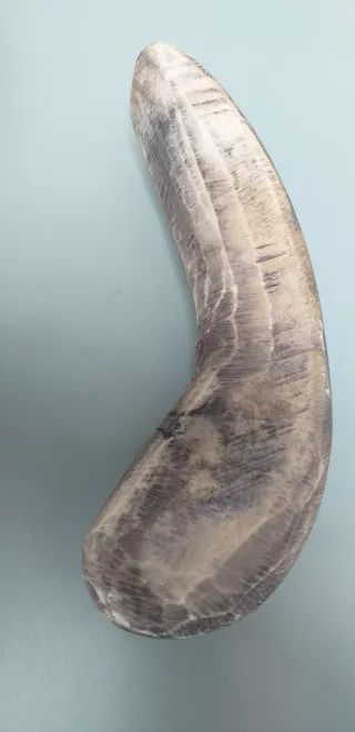 Mortero y mano de marmol estilo Tiki