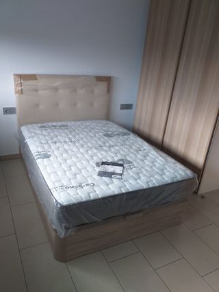 Liquidación:canapés y colchones armarios y sofas