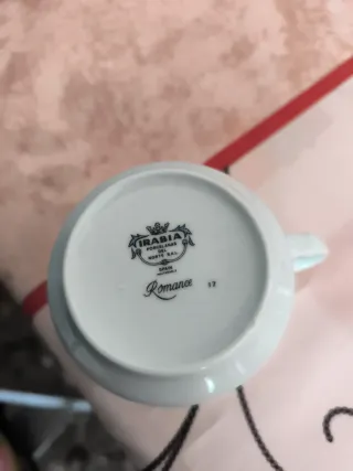 Juego de té Irabia: Tetera, 6 tazas y 6 platos