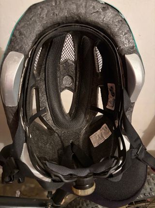 Casco infantil ABUS diseño naturaleza