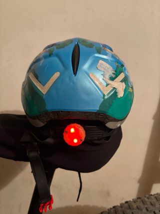 Casco infantil ABUS diseño naturaleza