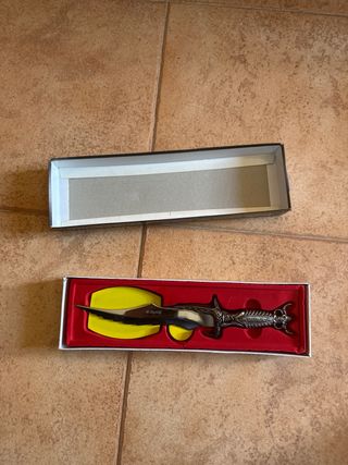 Daga ceremonial atrezzo