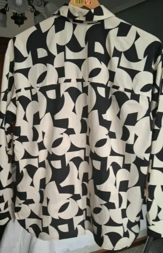 Pantalón pana flare y camisa estampada T38