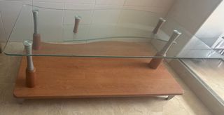 Tavolo da salotto in vetro e legno