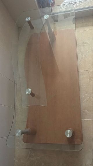 Tavolo da salotto in vetro e legno