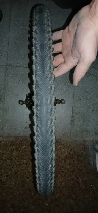 Llanta trasera 26 con piñonera