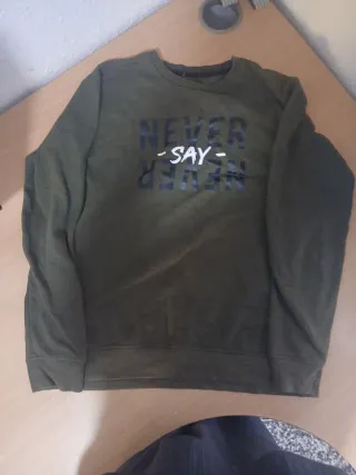 Sudadera verde Never Say Never