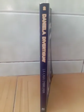 Daniela Divertiguay - La casa embrujada