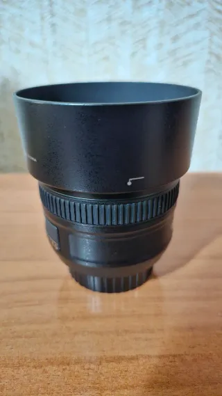 Objetivo Nikon 50mm 1.8G + Parasol HB-47