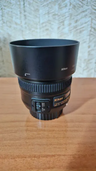 Objetivo Nikon 50mm 1.8G + Parasol HB-47