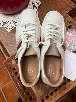 Zapatillas Clarks Mujer Blancas Tiras Multicor