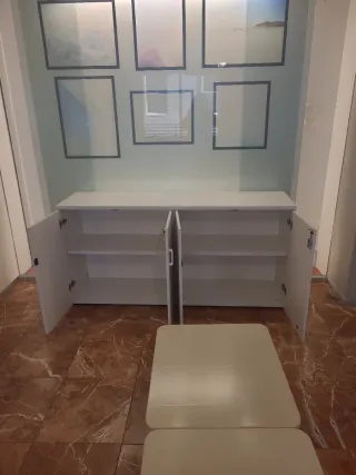 Mueble de almacenaje con estantes