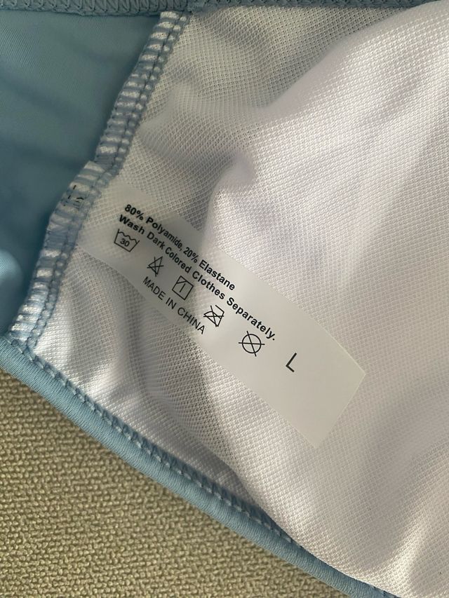 Bikini azul con volantes talla L