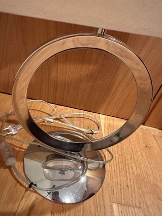 Lámpara de mesa moderna metal y tela