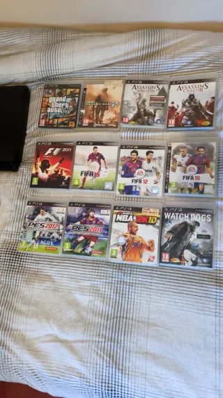 Ps3 + 12 juegos + 2 mandos